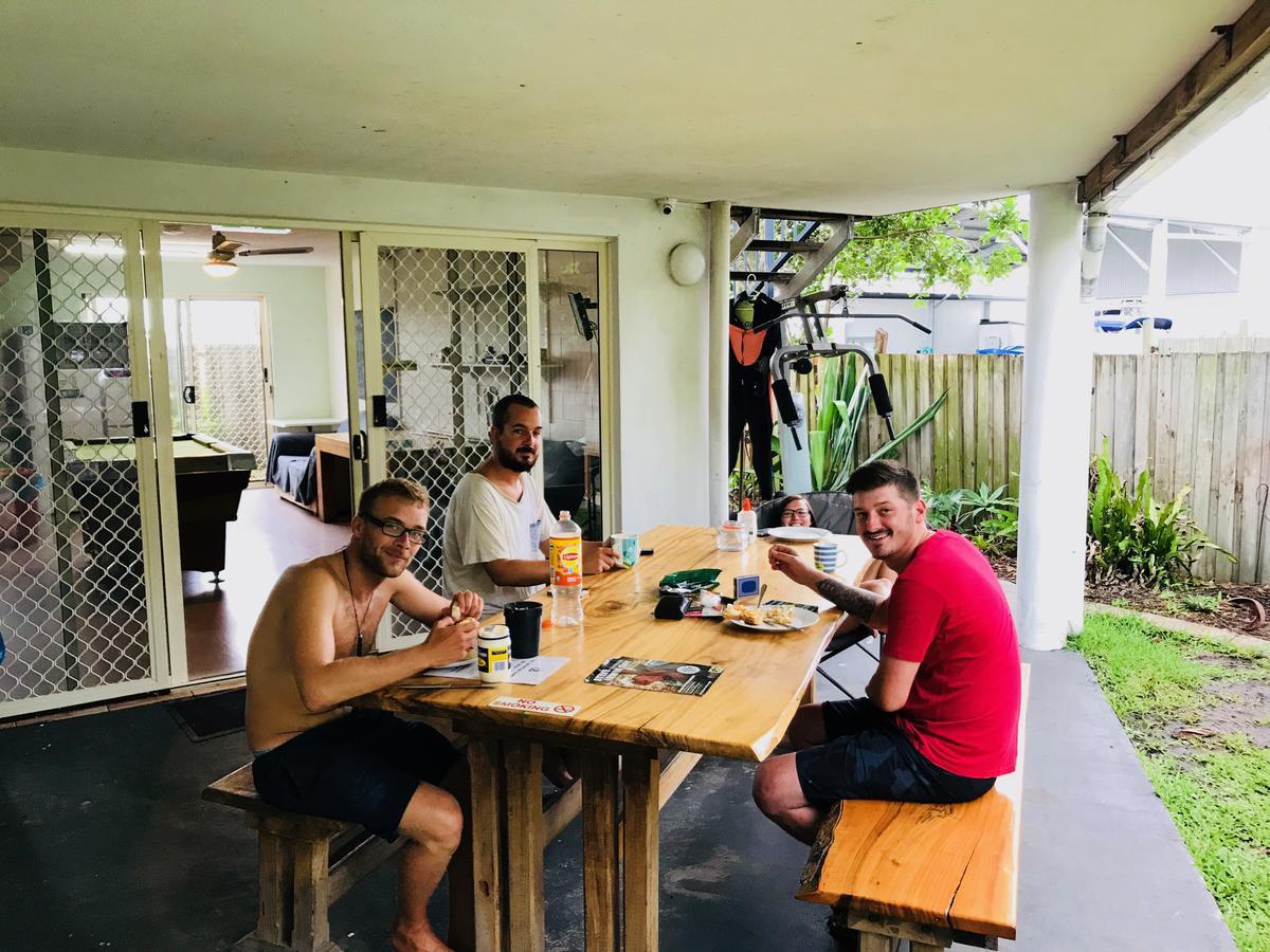 הוסטל Caloundra Backpackers מראה חיצוני תמונה