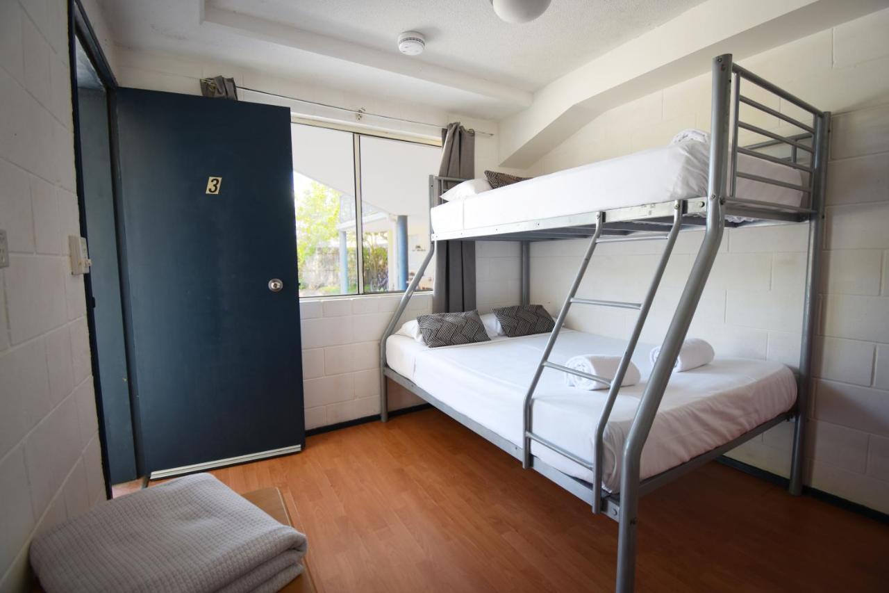 הוסטל Caloundra Backpackers מראה חיצוני תמונה